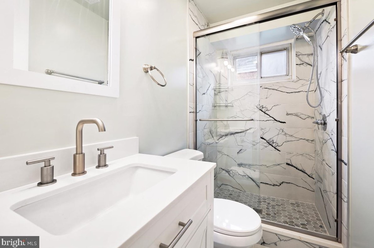 807 Lowander Ln, Silver Spring MD 20901-2834 exterior