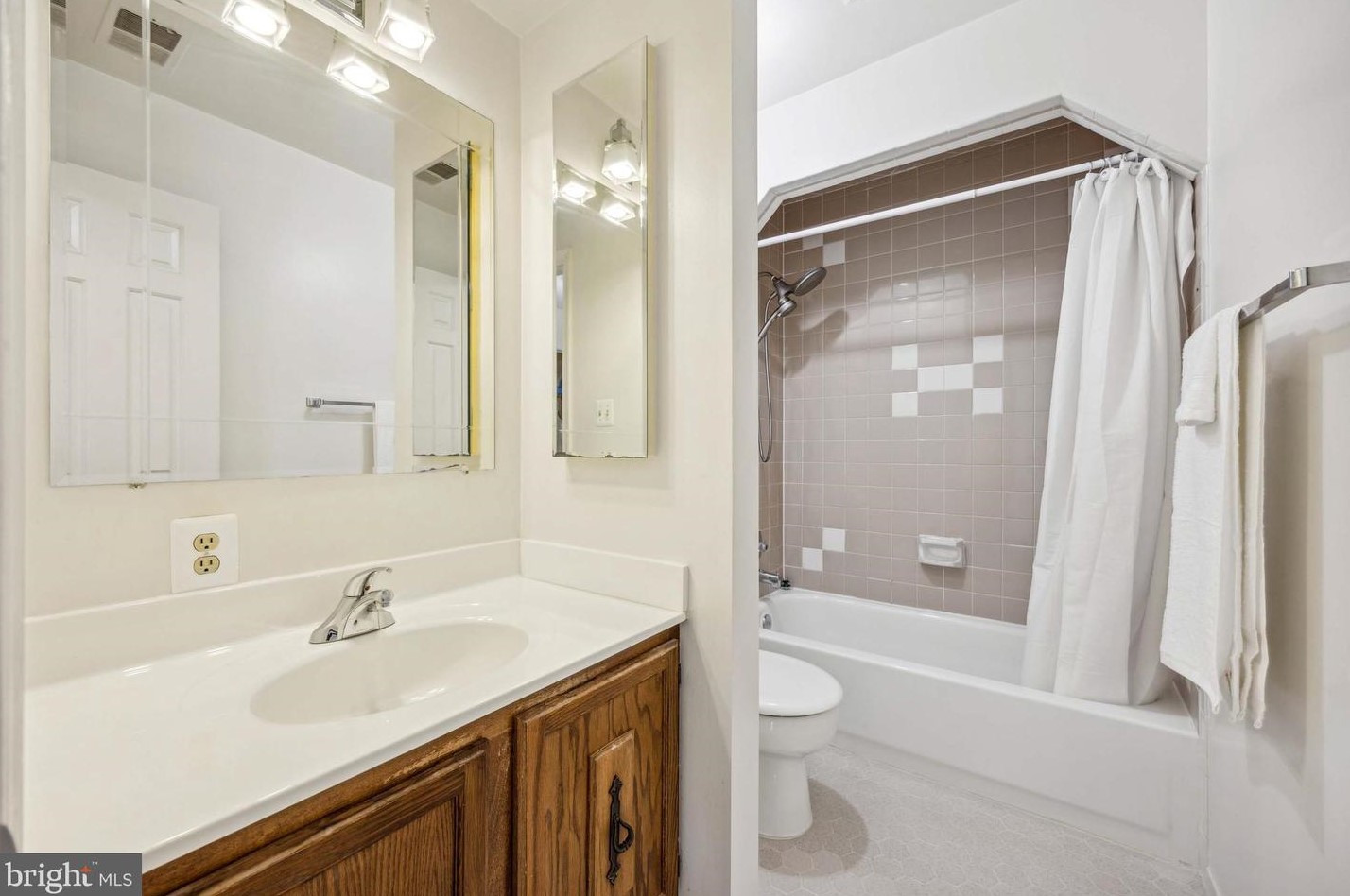 2331 Holly Spring Dr, Silver Spring MD 20905-6426 exterior