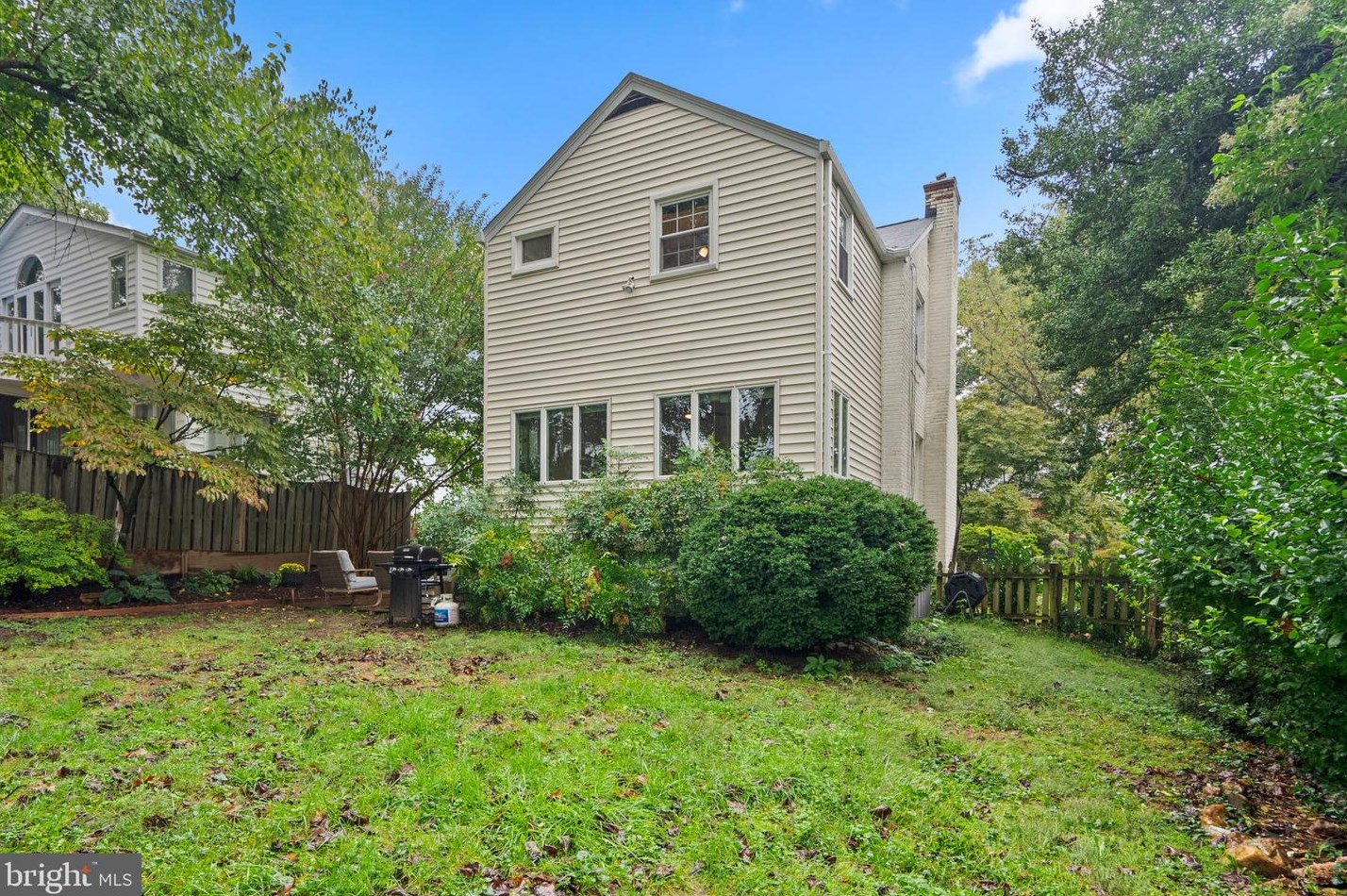 9906 Woodburn Rd, Silver Spring MD 20901-2729 exterior