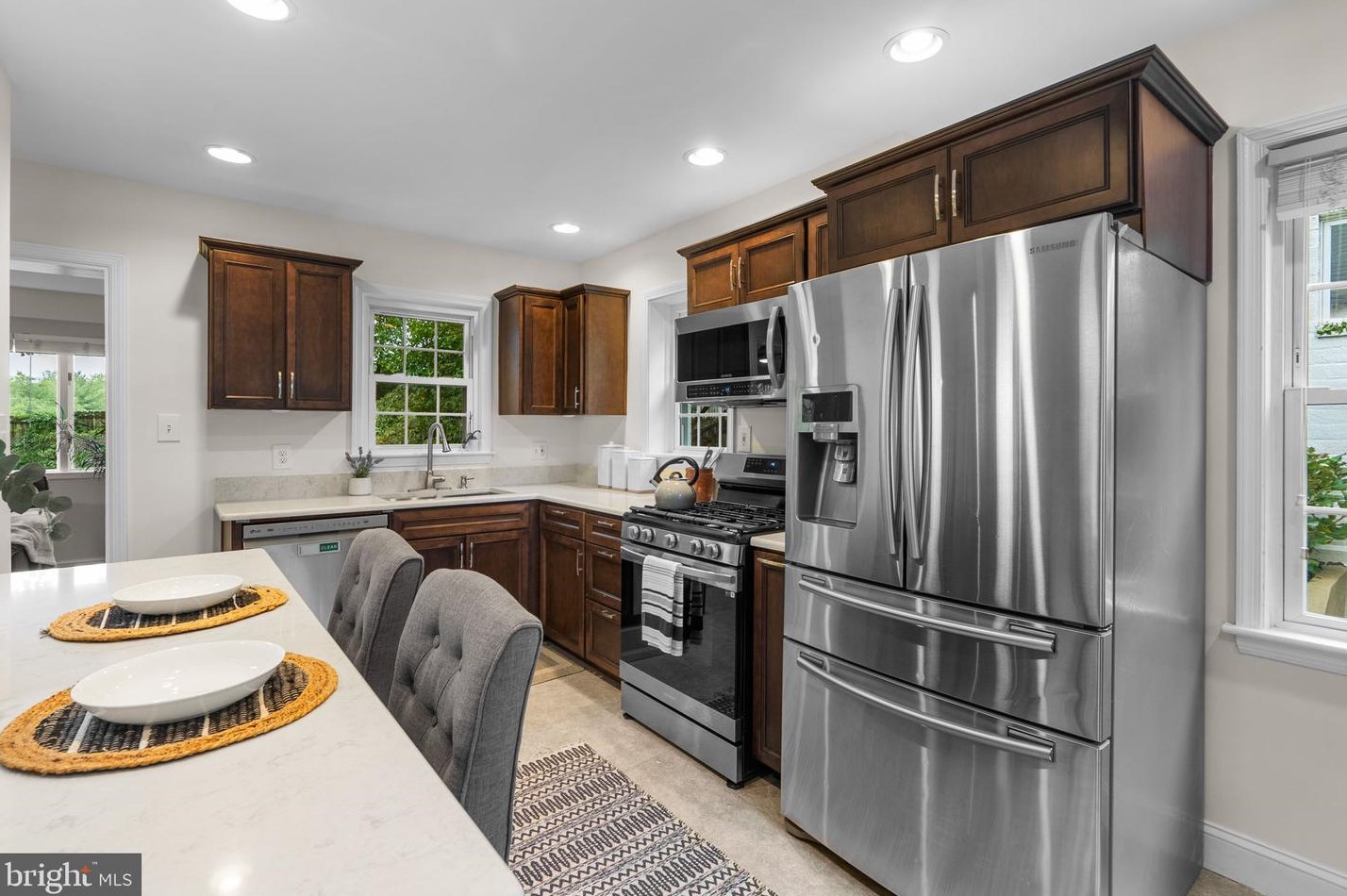 9906 Woodburn Rd, Silver Spring MD 20901-2729 exterior