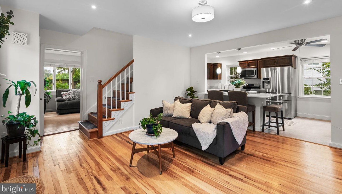 9906 Woodburn Rd, Silver Spring MD 20901-2729 exterior