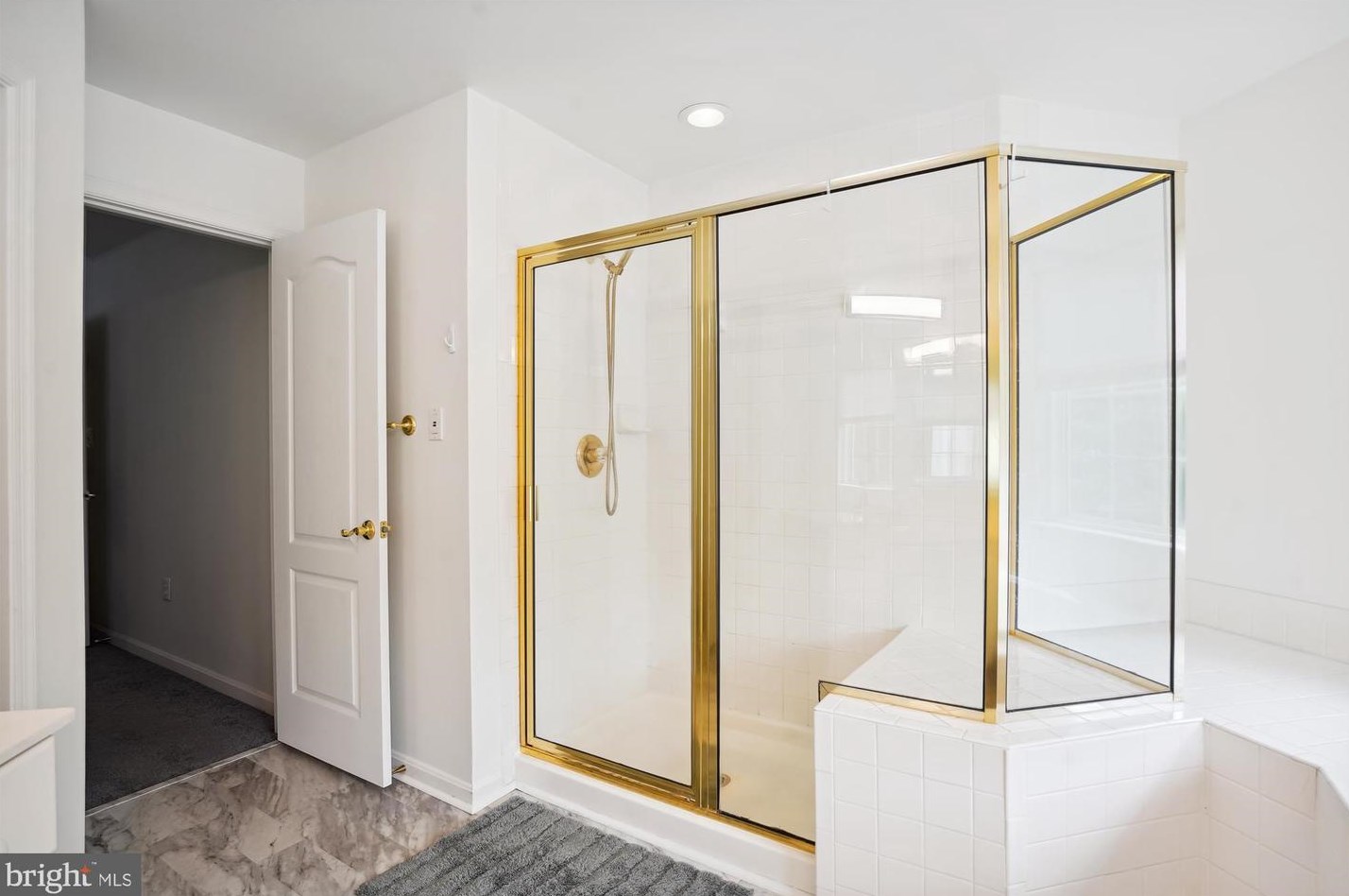 6 Sykes St, Gaithersburg MD  20877-3536 exterior