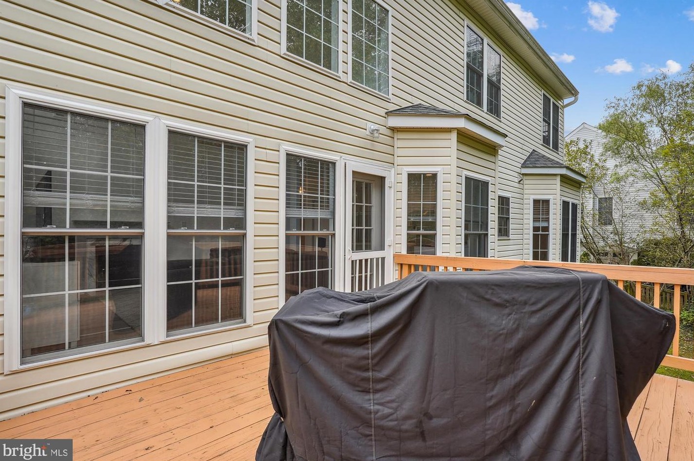 6 Sykes St, Gaithersburg MD  20877-3536 exterior