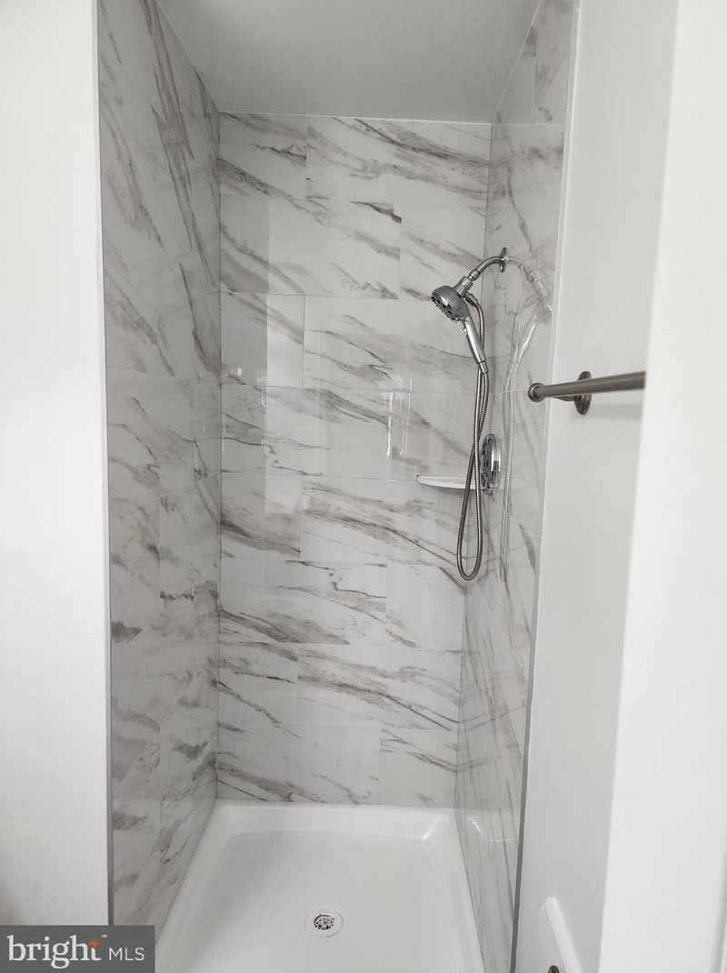 118 Kinsman View Cir, Silver Spring MD 20901-1661 exterior