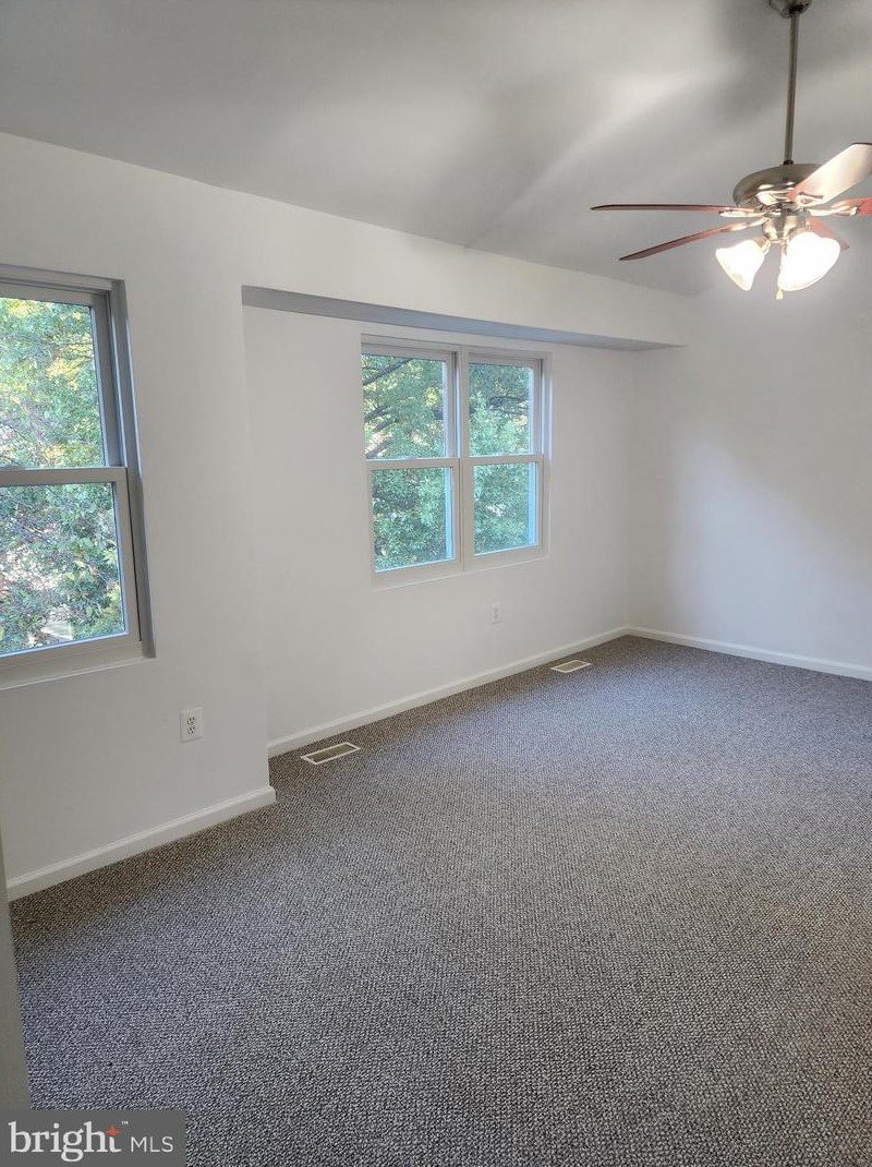 118 Kinsman View Cir, Silver Spring MD 20901-1661 exterior