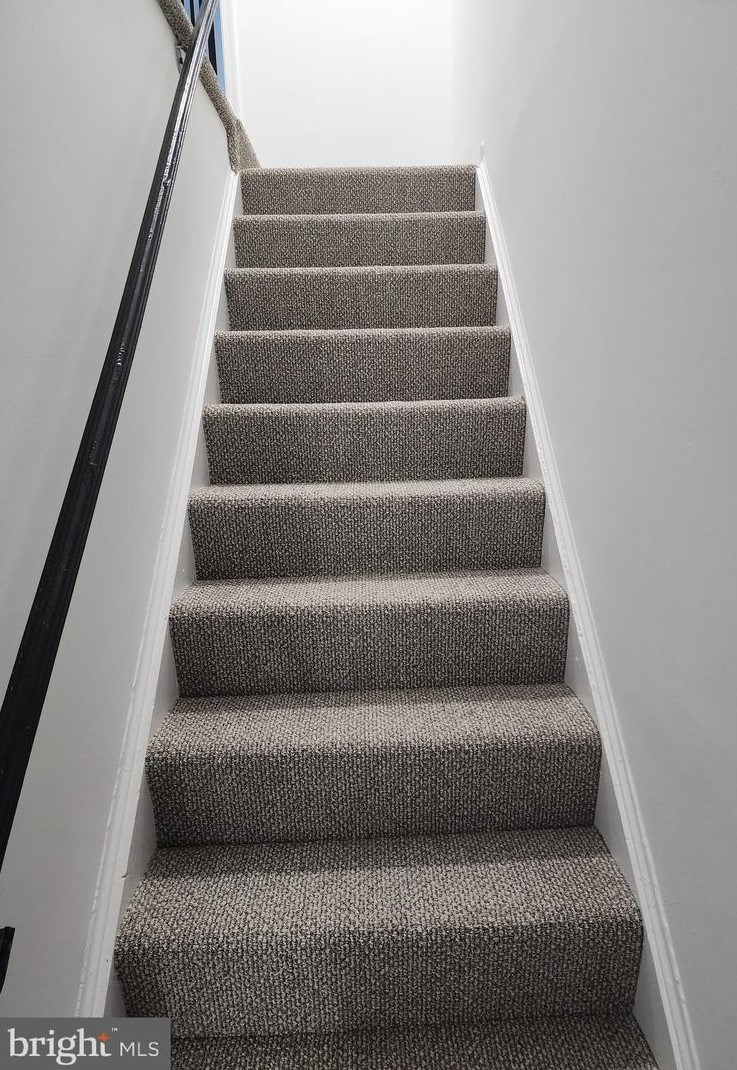 118 Kinsman View Cir, Silver Spring MD 20901-1661 exterior