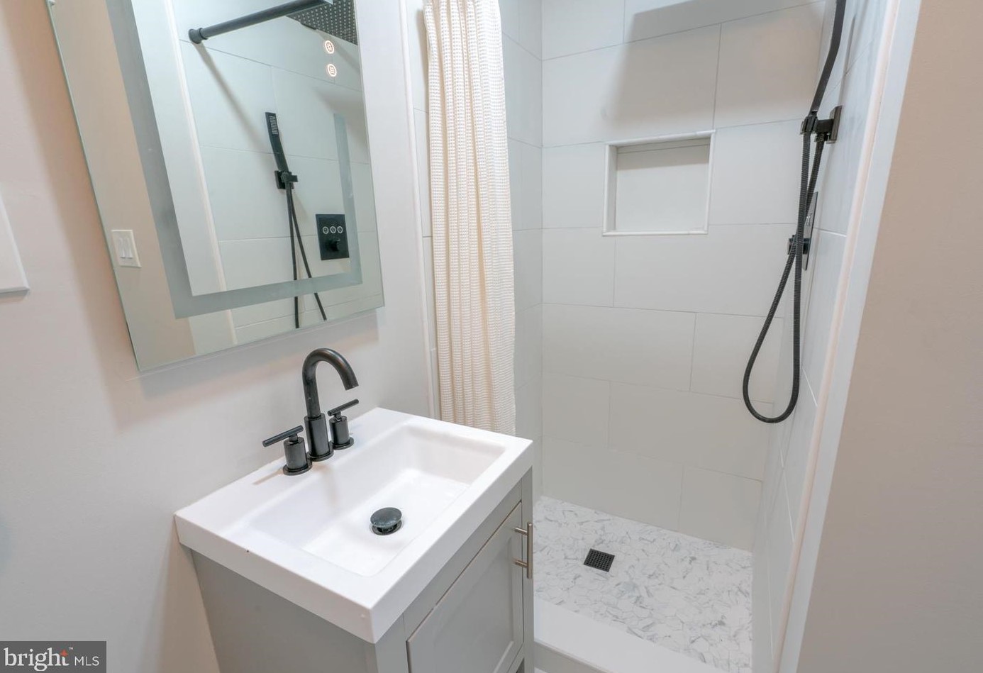 1208 Jackson Ave, Silver Spring MD 20912-7531 exterior