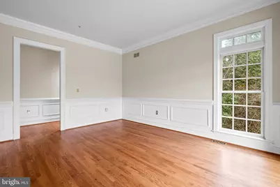 8605 Burning Tree Road, Bethesda, MD 20817 - Photo 5