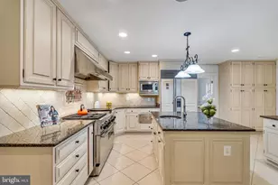 12212 Drews Ct, Potomac, MD 20854 - Photo 17