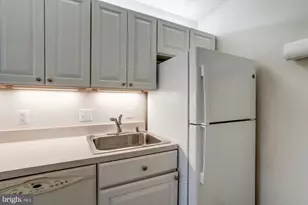 4515 Willard Ave, Chevy Chase, MD 20815 - Photo 29