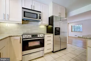 6710 Persimmon Tree Rd, Bethesda, MD 20817 - Photo 9