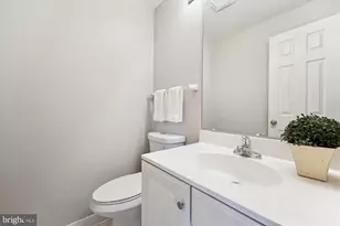 21 Sterling Ct, Rockville, MD 20850 - Photo 27