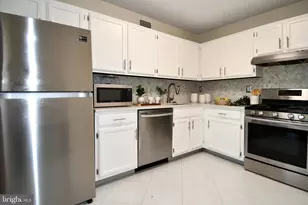 5225 Pooks Hill Rd, Bethesda, MD 20814 - Photo 13