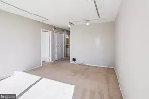 5225 Pooks Hill Rd, Bethesda, MD 20814 - Photo 9