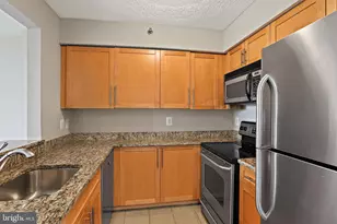 10101 Grosvenor Pl, Rockville, MD 20852 - Photo 7