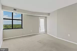 10101 Grosvenor Pl, Rockville, MD 20852 - Photo 9