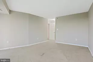 10101 Grosvenor Pl, Rockville, MD 20852 - Photo 11