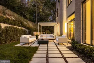 6605 Lybrook Ct, Bethesda, MD 20817 - Photo 49