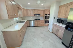 7063 Wolftree Ln, Rockville, MD 20852 - Photo 7