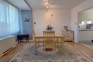 10401 Grosvenor Pl, Rockville, MD 20852 - Photo 9