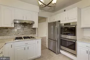 10805 Kirkwall Terrace, Potomac, MD 20854 - Photo 7