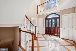 8849 Tuckerman Ln, Potomac, MD 20854 - Photo 9