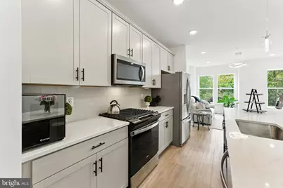 807 King Farm Boulevard, Rockville, MD 20850 - Photo 5
