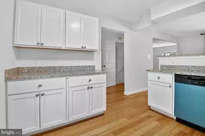 9722 Shadow Oak Drive, Gaithersburg, MD 20886 - Photo 7