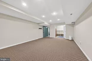 627 Azalea Dr, Rockville, MD 20850 - Photo 19