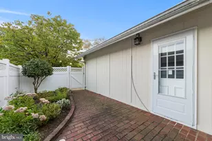 2 Finsbury Park Ct, Silver Spring, MD 20906 - Photo 9