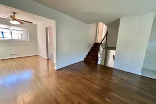 12215 Hunters Ln, Rockville, MD 20852 - Photo 9