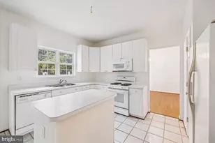 18901 Festival Dr, Boyds, MD 20841 - Photo 3