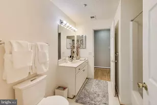 10021 Vanderbilt Cir, Rockville, MD 20850 - Photo 15