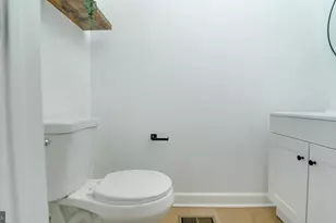 18708 Lake Mary Celeste Ln, Germantown, MD 20874 - Photo 13