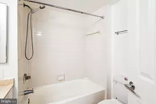 10101 Grosvenor Pl, Rockville, MD 20852 - Photo 27