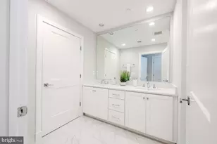 10326 Grosvenor Pl, North Bethesda, MD 20852 - Photo 17