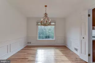 9601 Persimmon Tree Rd, Potomac, MD 20854 - Photo 5