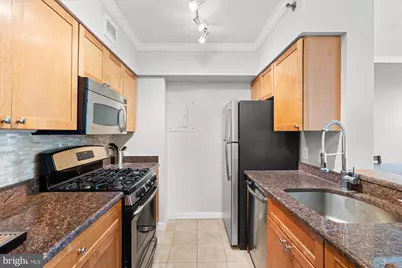 4801 Fairmont Avenue #705, Bethesda, MD 20814 - Photo 7