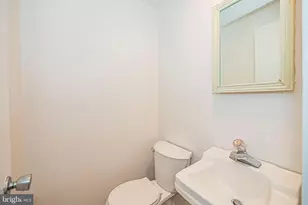 10350 Watkins Mill Dr, Gaithersburg, MD 20886 - Photo 25