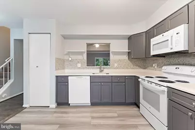 11111 Weatherburn Place, Gaithersburg, MD 20879 - Photo 9