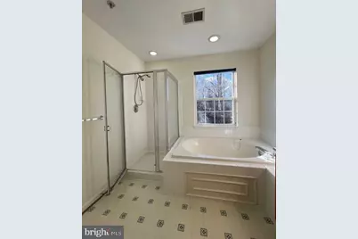 18704 Harmony Woods Lane, Germantown, MD 20874 - Photo 15
