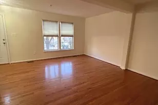 18704 Harmony Woods Ln, Germantown, MD 20874 - Photo 5