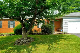 17 Blackburn Ct, Burtonsville, MD 20866 - Photo 1