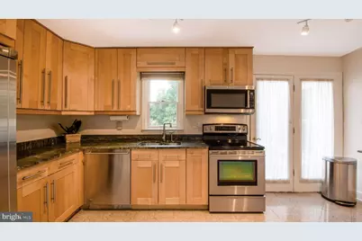 8933 Colesville Road, Silver Spring, MD 20910 - Photo 5