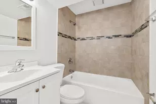 686 College Pkwy, Rockville, MD 20850 - Photo 37