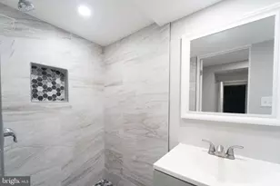 9211 Bells Mill Rd, Potomac, MD 20854 - Photo 27