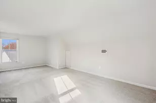 664 Lake Varuna Mews, Gaithersburg, MD 20878 - Photo 37