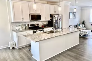 14327 Summit View Ln, Rockville, MD 20850 - Photo 3