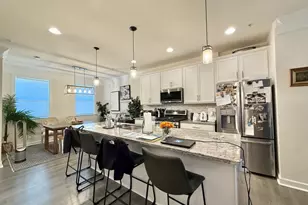 14327 Summit View Ln, Rockville, MD 20850 - Photo 5