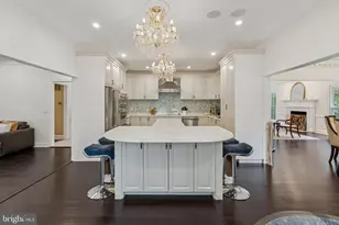 10900 Tara Rd, Potomac, MD 20854 - Photo 9